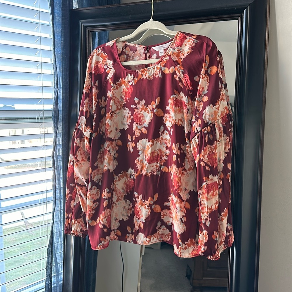 Beautiful floral watercolor Lauren Conrad blouse XXL